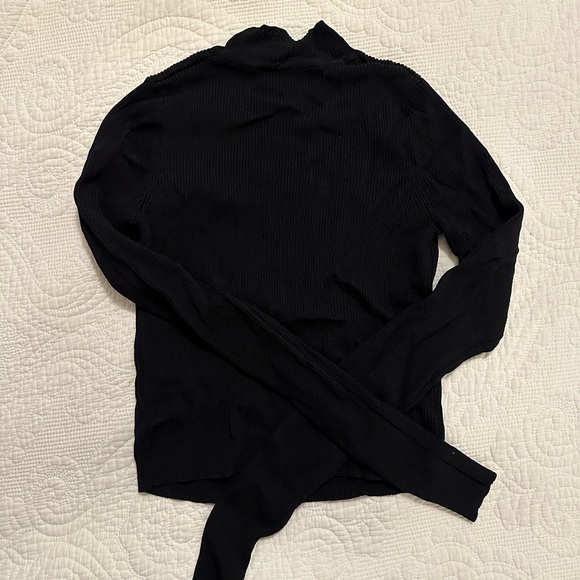 Asymmetrical long sleeve top - Picture 5 of 5